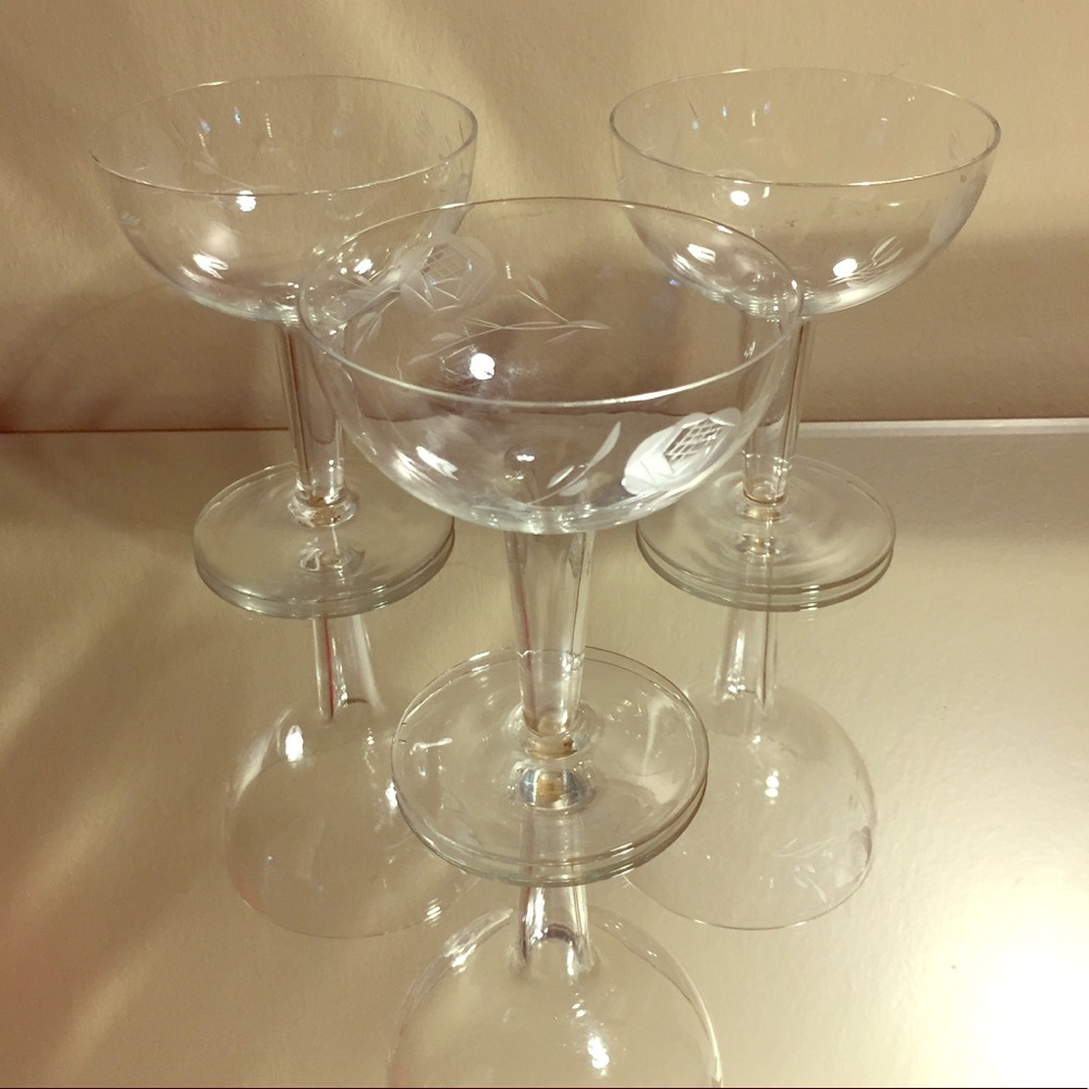 3 Vintage champagne coupes